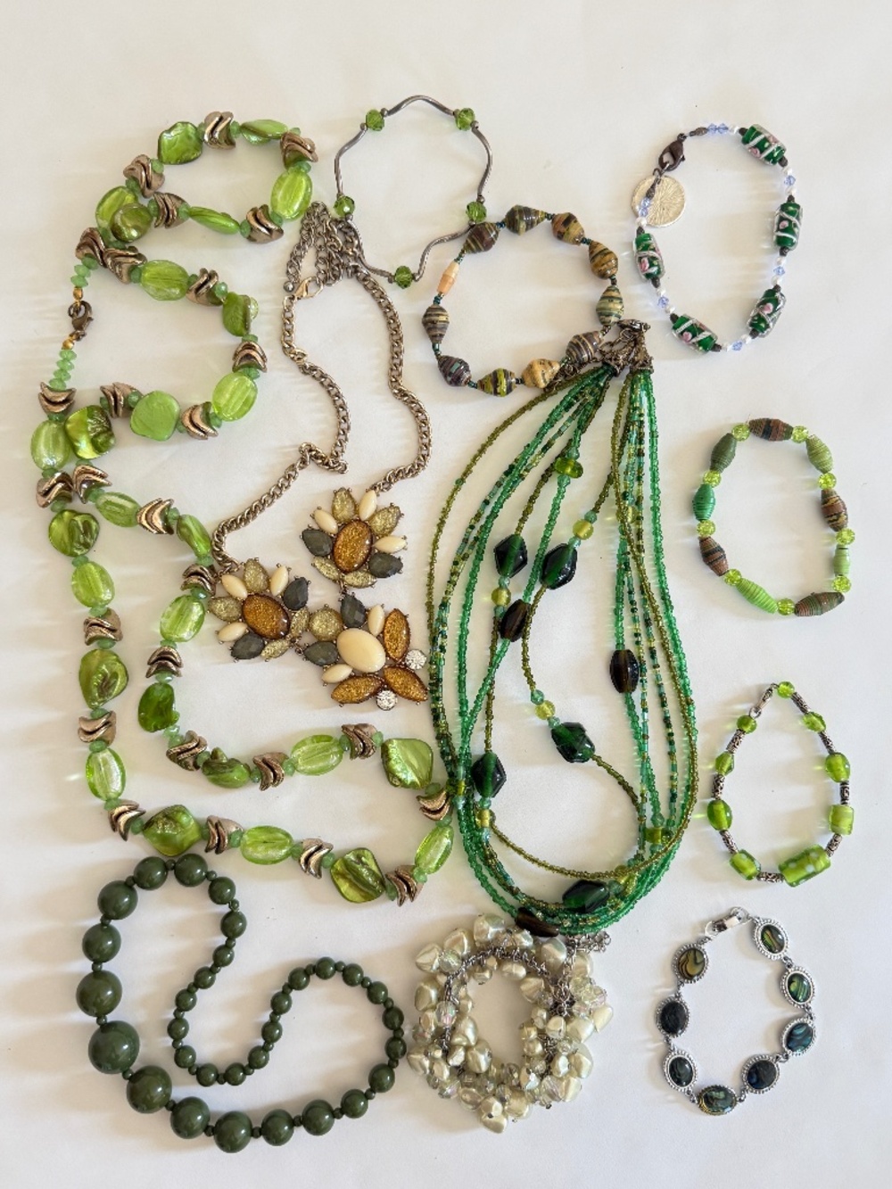 RESELLER LOT of 11 GREEN Necklaces and Bracelets VINTAGE to NOW